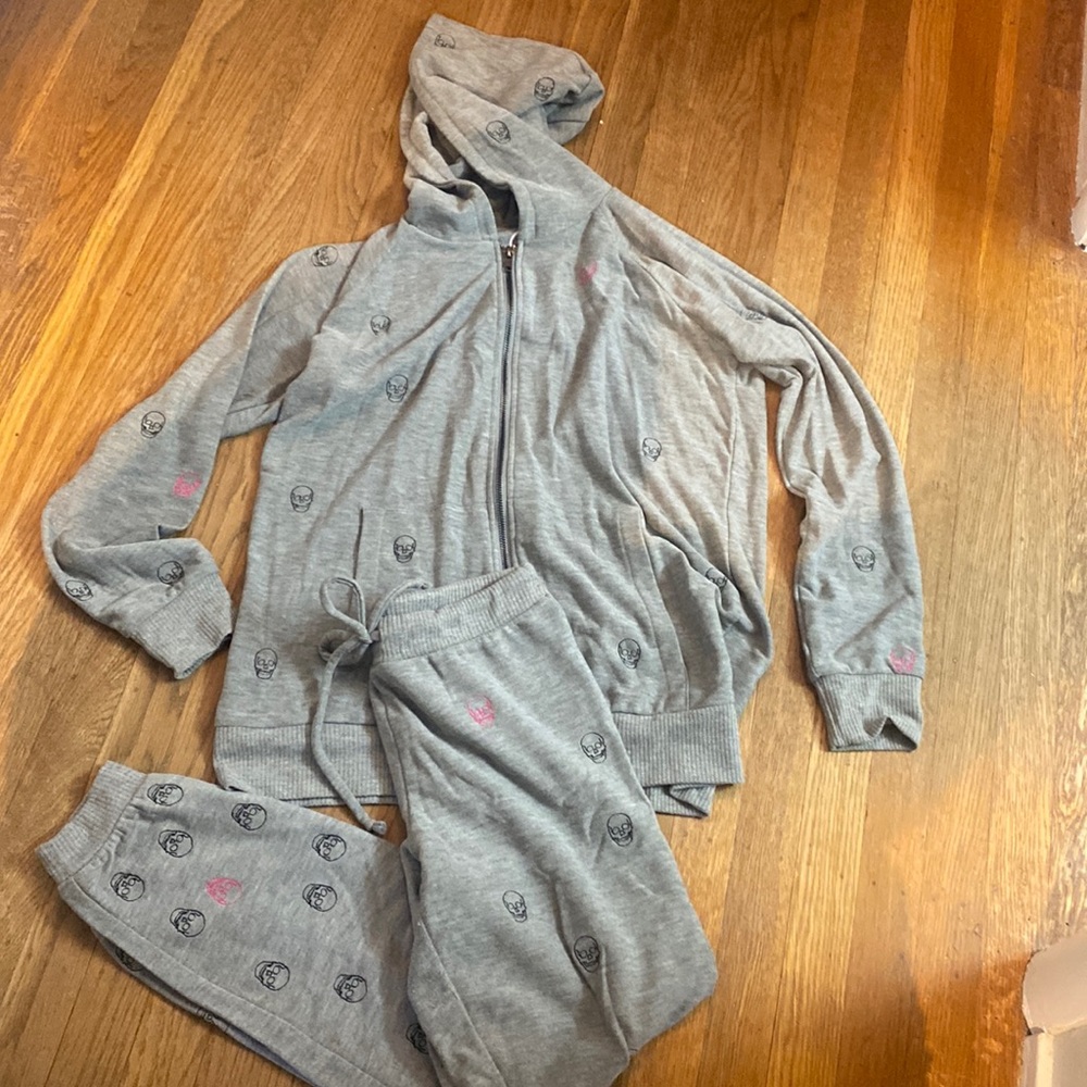 Chaser matching set with skulls